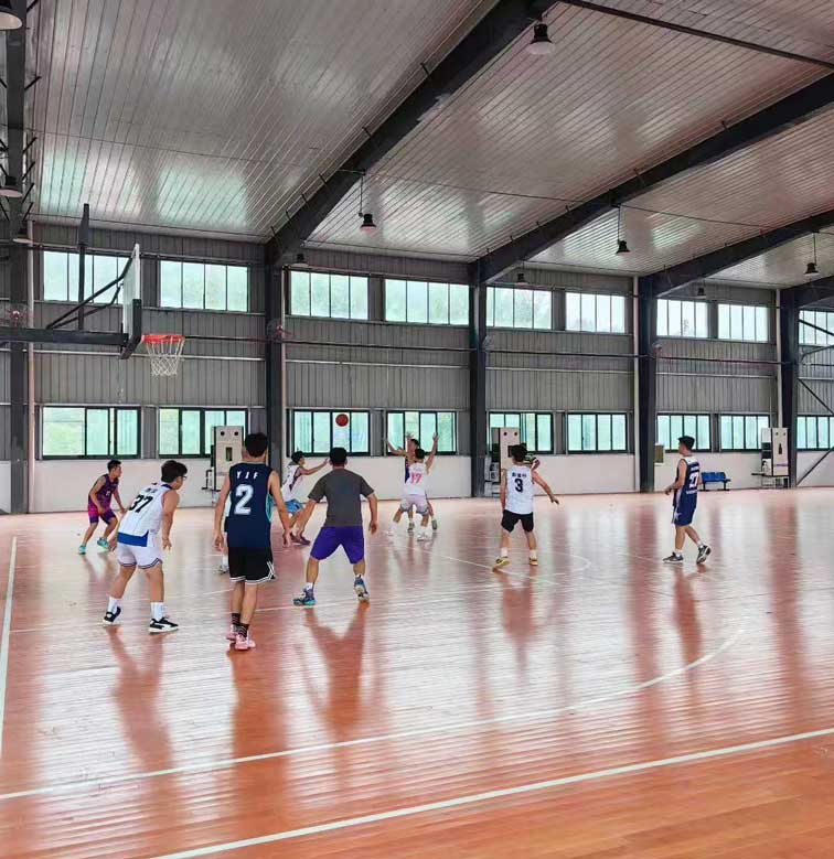 籃球館整體制冷降溫，安裝蒸發(fā)冷省電空調(diào) - 立式射流機